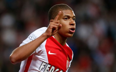 欧皇体育-佩洛娃赛后更新社媒晒奖杯